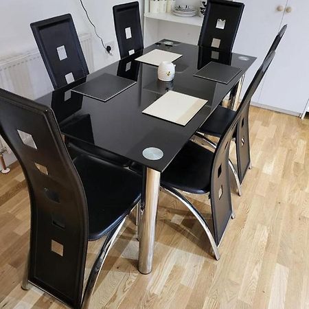 شقة لندن  في Fancy Basement Flat A المظهر الخارجي الصورة