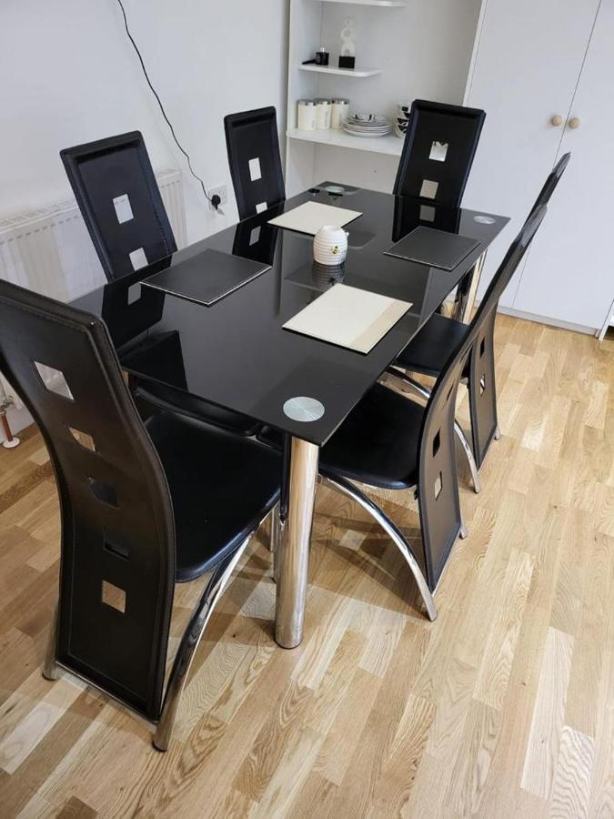 شقة لندن  في Fancy Basement Flat A المظهر الخارجي الصورة