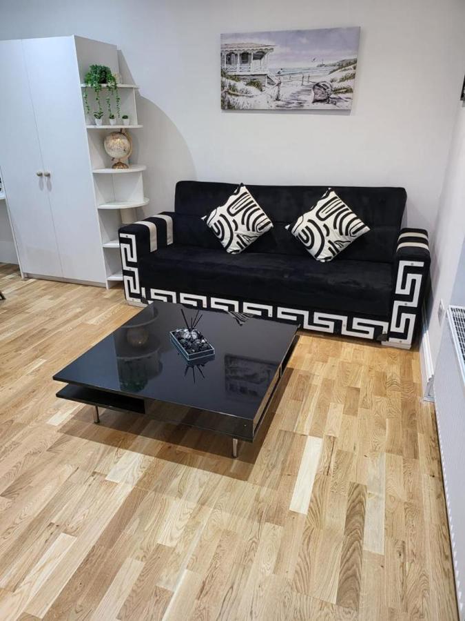 شقة لندن  في Fancy Basement Flat A المظهر الخارجي الصورة