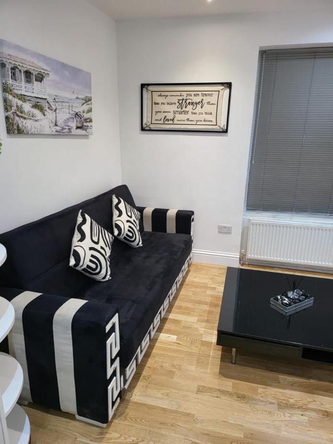 شقة لندن  في Fancy Basement Flat A المظهر الخارجي الصورة