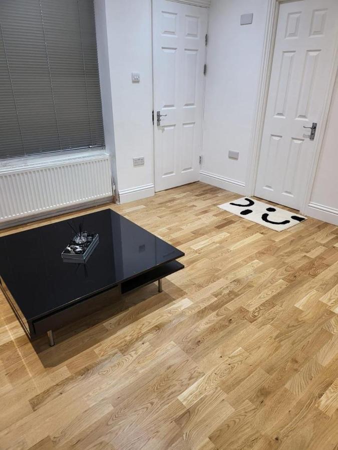 شقة لندن  في Fancy Basement Flat A المظهر الخارجي الصورة