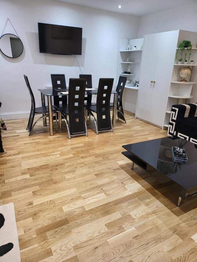 شقة لندن  في Fancy Basement Flat A المظهر الخارجي الصورة